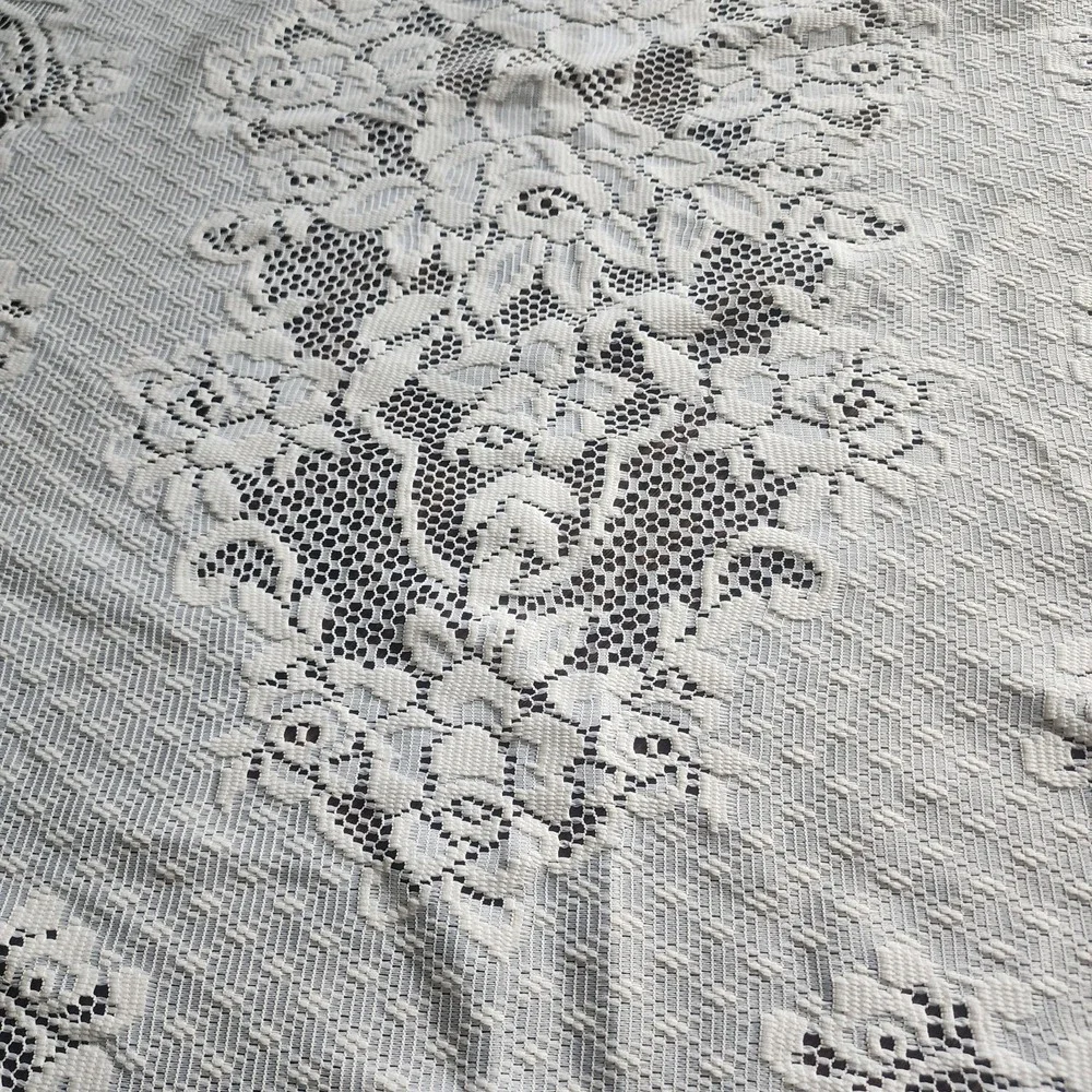 Vintage Ivory Lace Oval Tablecloth Rose Floral Motif Scalloped Edge 70 x 52